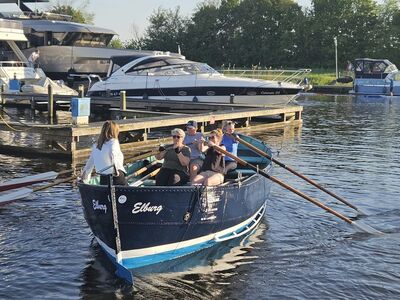 Dames Roeien in Roeisloep De Admiraal 